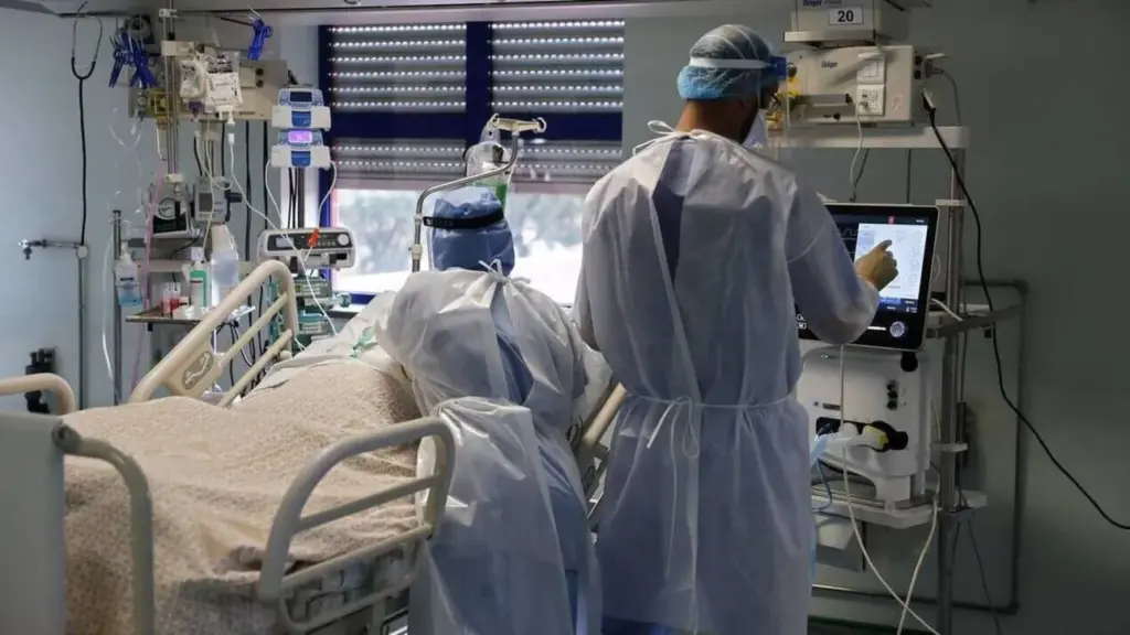 Σε σοβαρή κατάσταση στο νοσοκομείο με μηνιγγίτιδα δύο αδερφές 22 και 26 ετών