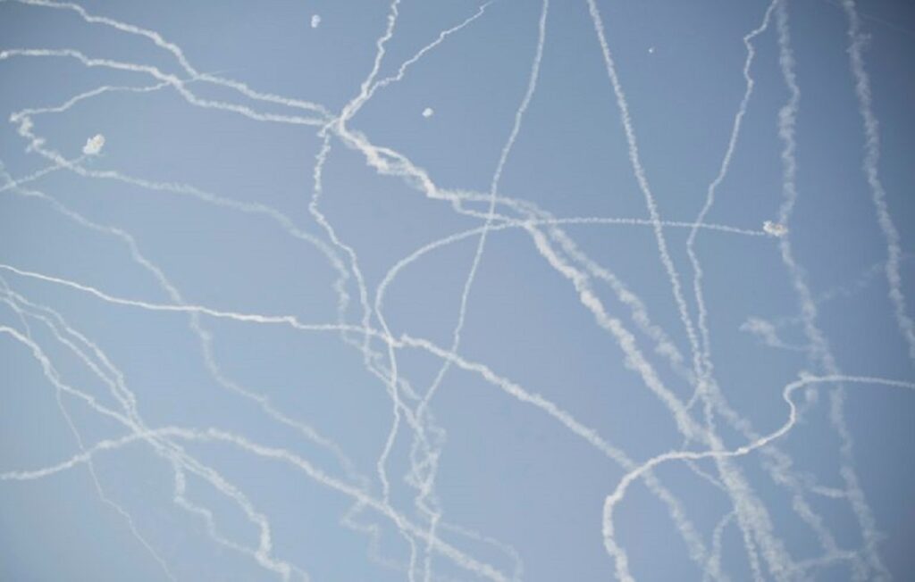 Φλέγεται η Μέση Ανατολή: Μπαράζ εκρήξεων στο Τελ Αβίβ