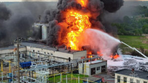 Ρωσία: Στις φλόγες χημικό εργοστάσιο – Νεκροί και δεκάδες τραυματίες