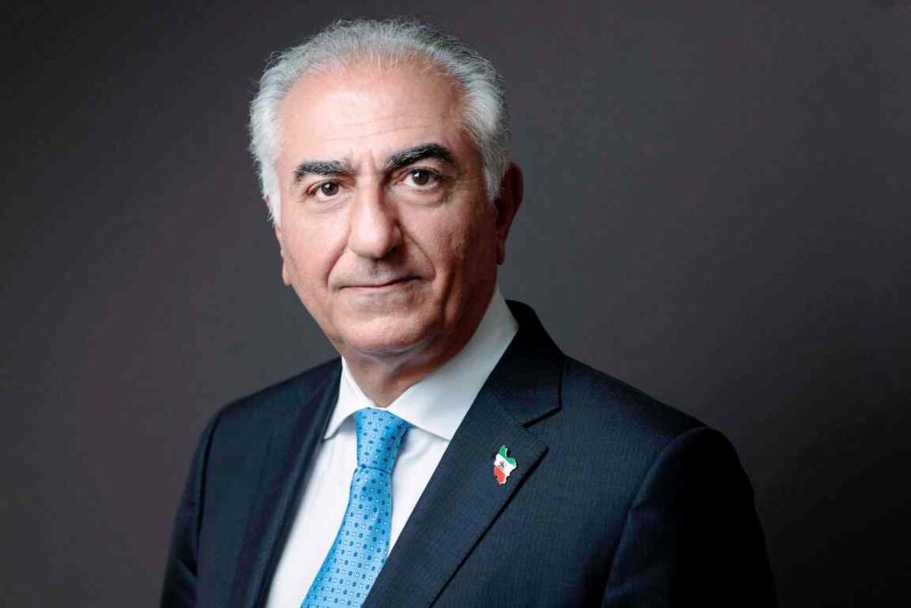 Ρεζά Παχλαβί: «Όποιος διαδεχθεί τον Χαμενεΐ θα είναι “παράνομος”»