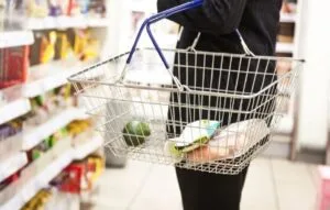 Πληθωρισμός: Στο 2,7% τον Φεβρουάριο – Αυξήσεις «Φωτιά» σε τρόφιμα και ένδυση