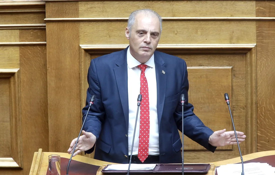 Βελόπουλος: «Η κυβέρνηση δίνει ασπιρίνες για τη γάγγραινα»