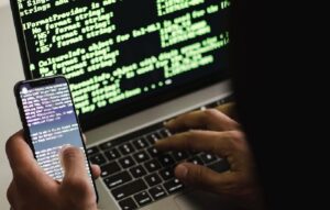 Στο φως της δημοσιότητας η λίστα «ΜΕΝΟΥΔΑΚΟΥ»