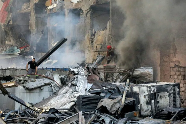 Εύθραυστη η εκεχειρία στη Μέση Ανατολή εν μέσω σφοδρών ισραηλινών βομβαρδισμών στον Λίβανο