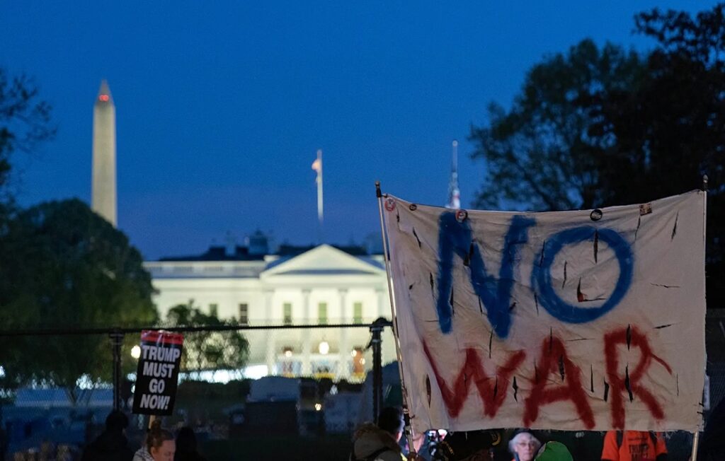 Υπαναχώρηση Τραμπ: Aπό την απειλή του αφανισμού του Ιράν στην εκεχειρία