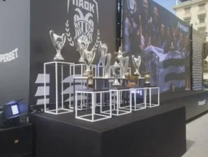 Τα τρόπαια του ΠΑΟΚ στην Πλατεία Αριστοτέλους(Photos)