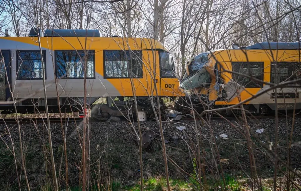 Συναγερμός στη Δανία μετά από σύγκρουση τρένων