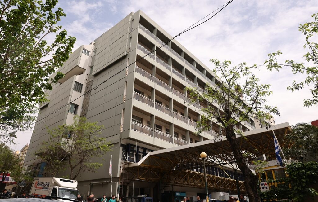 Στον Eυαγγελισμό συνεχίζει να νοσηλεύεται για πέμπτη ημέρα ο Γιώργος Μυλωνάκης