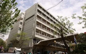 Στον Eυαγγελισμό συνεχίζει να νοσηλεύεται για πέμπτη ημέρα ο Γιώργος Μυλωνάκης