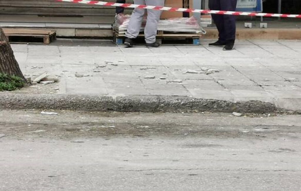 Θεσσαλονίκη: Άνδρας έπεσε από μπαλκόνι και έχασε τη ζωή του