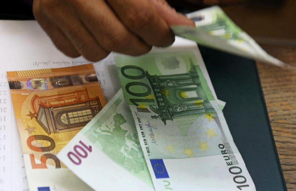 Πίεση των πολιτών και επιδείνωση της οικονομικής δυσχέρειας εκτοξεύουν τα χρέη προς την εφορία