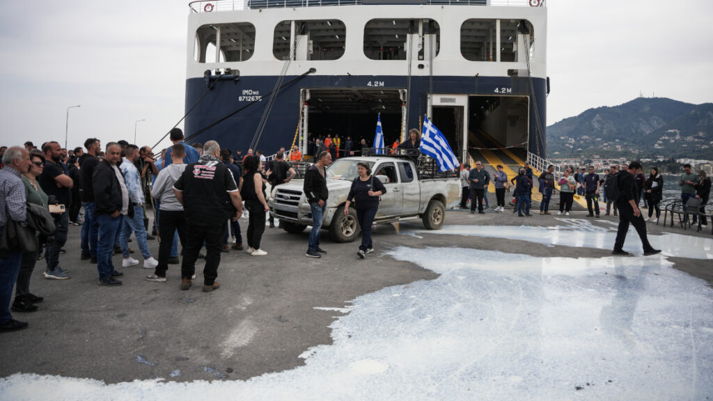 Κλιμακώνονται οι αντιδράσεις για τον αφθώδη πυρετό: Νέα συγκέντρωση κτηνοτρόφων της Λέσβου τη Δευτέρα