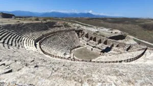 Ανακαλύφθηκε άγαλμα της “θεάς Αθηνάς” ύψους 2 μέτρων στη Λαοδικεία στην Τουρκία