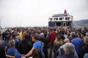 Σε απόγνωση οι κτηνοτρόφοι της Λέσβου: Έτοιμοι για επ’ αόριστον αποκλεισμό του λιμανιού