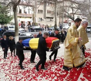 Το τελευταίο ταξίδι του «Il Luce» – Πλήθος κόσμου στην κηδεία