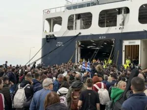 Μυτιλήνη: Πέμπτη ημέρα μπλόκο στο λιμάνι από τους κτηνοτρόφους