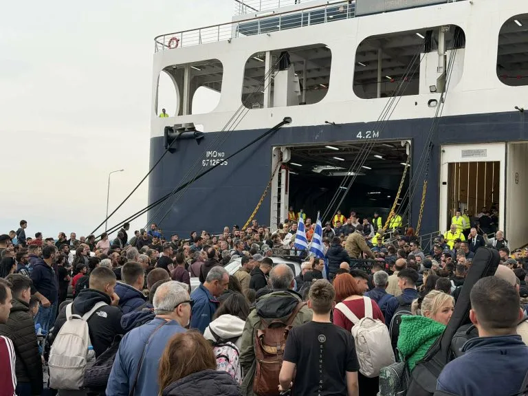 Μυτιλήνη: Πέμπτη ημέρα μπλόκο στο λιμάνι από τους κτηνοτρόφους