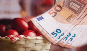 Πάσχα: Πώς αμείβονται όσοι εργαστούν τις ημέρες που είναι αργία