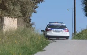 ΣΥΡΙΖΑ-ΠΣ: Να προχωρήσει η κυβέρνηση στη νομική αναγνώριση του όρου «γυναικοκτονία»