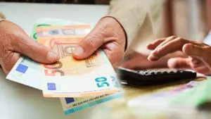 Μαζική φυγή για σύνταξη: Χιλιάδες «τρέχουν» να προλάβουν πριν τις αλλαγές