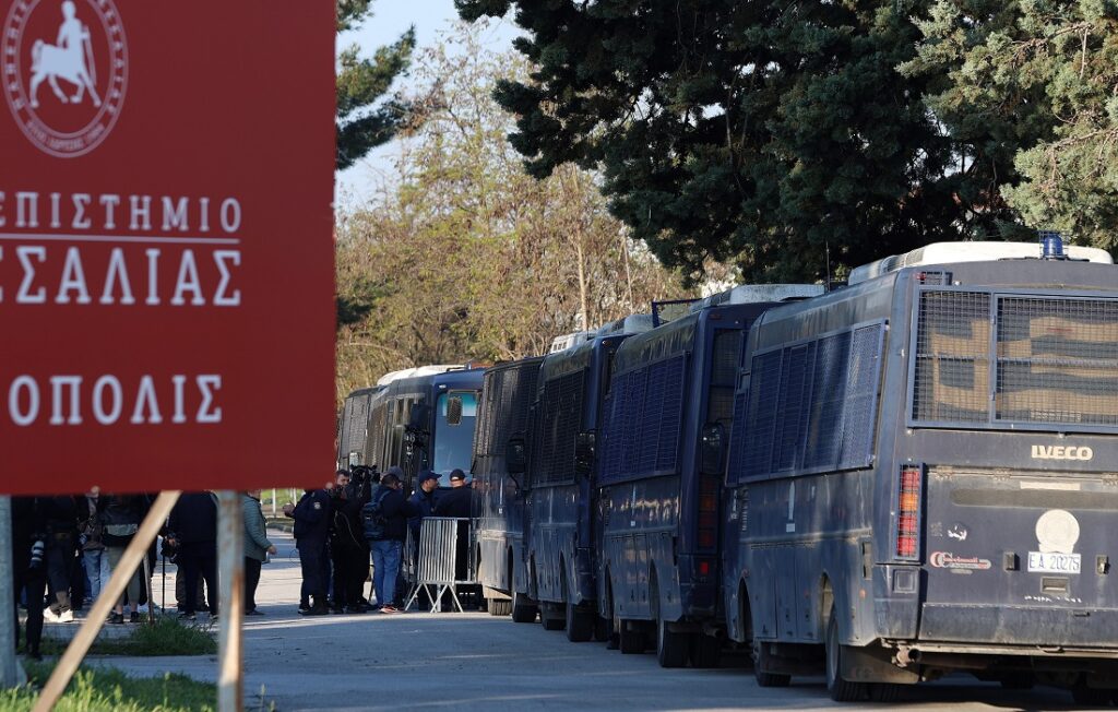 Ο Focus FM 103.6 στη δίκη για το έγκλημα των Τεμπών