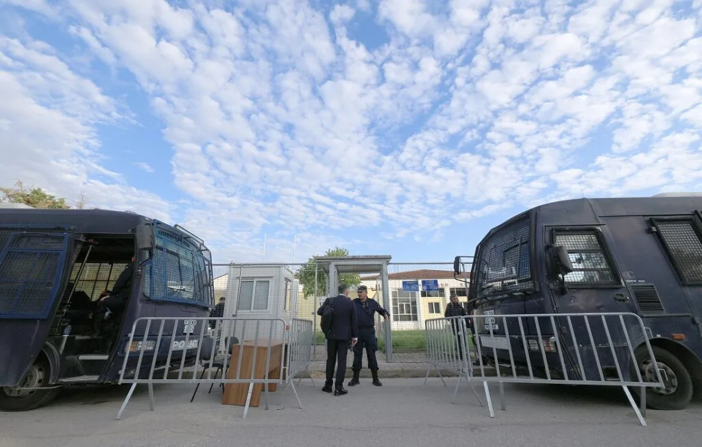 Λάρισα: Συνεχίζεται σε τεταμένο κλίμα η δίκη για τα Τέμπη