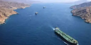Σε ισχύ ο ναυτικός αποκλεισμός των Στενών του Ορμούζ από τις ΗΠΑ – Προσπάθειες για επανεκκίνηση του διαλόγου