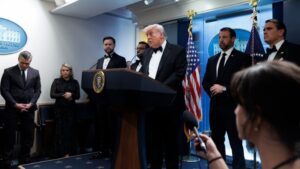 Ένοπλος επιχείρησε να εισβάλει σε δεξίωση στην οποία παρευρισκόταν ο Ντόναλντ Τραμπ