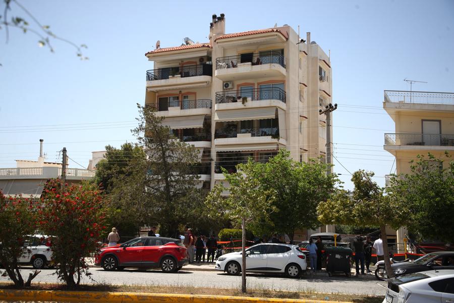 Τραγωδία στην Ηλιούπολη με δύο 17χρονες να πέφτουν από τον έκτο όροφο πολυκατοικίας