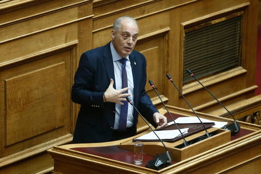 Κυριάκος Βελόπουλος: «Αντί η κυβέρνηση να βάλει τέλος στην κερδοσκοπία, μειώνει και τα ψίχουλα που μοιράζει!»