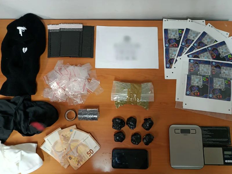 Θεσσαλονίκη:19χρονος και 21χρονος διακινούσαν ναρκωτικά μέσω διαδικτυακών εφαρμογών και QR code