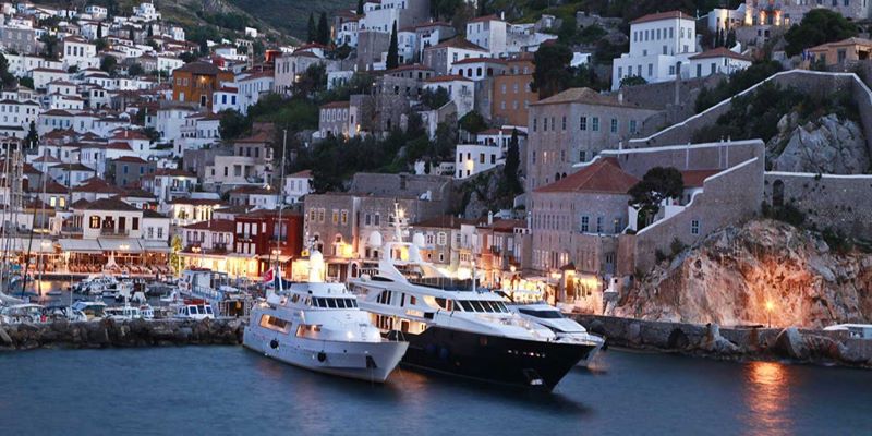 Επεισόδιο στην Υδρα: Ινδοί και Πακιστανός επιτέθηκαν σε κατοίκους και αστυνομικούς
