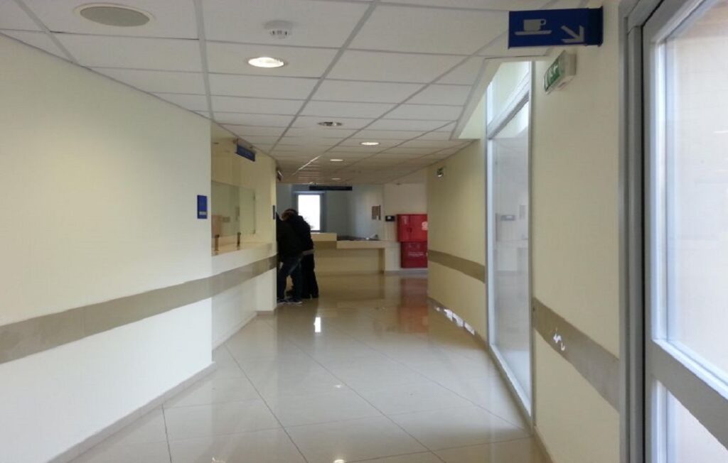 Θεσσαλονίκη: Έπεσε «ξύλο» σε… Νοσοκομείο