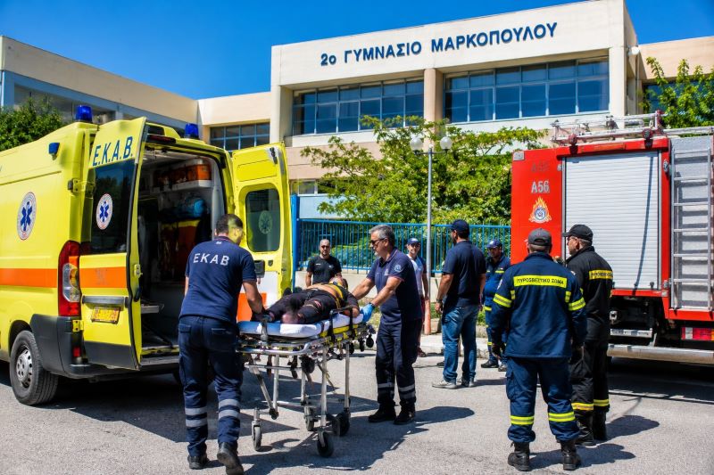 Σοβαρό εργατικό ατύχημα σε σχολείο: Εργαζόμενος έπεσε από ταράτσα
