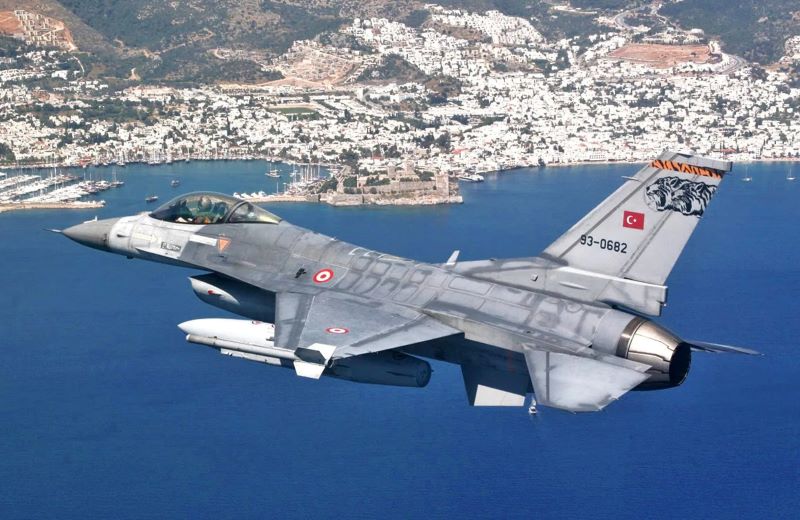 Νέες παραβιάσεις του ελληνικού εναερίου χώρου από τουρκικά F-16