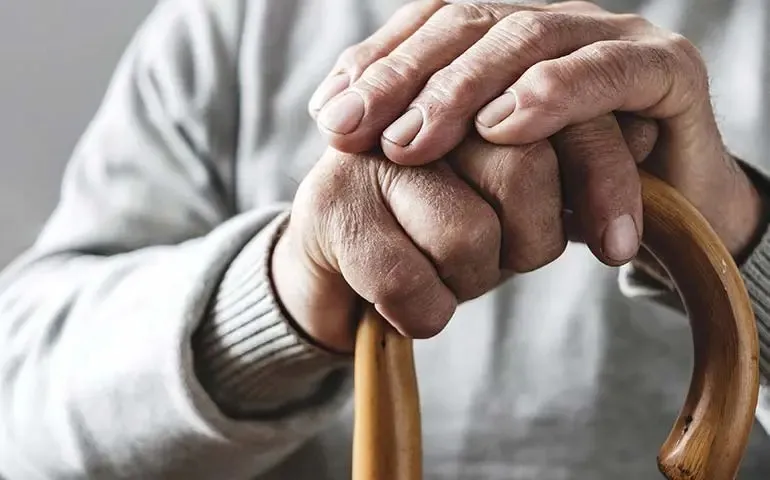 Απατεώνες άρπαξαν από ηλικιωμένο πάνω από 200.000 ευρώ με το πρόσχημα υπαλλήλων ΔΕΔΔΗΕ