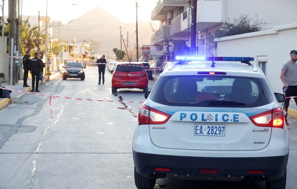 Ηράκλειο: Χειροπέδες και στη σύζυγο του 54χρονου για τον φόνο του 21χρονου