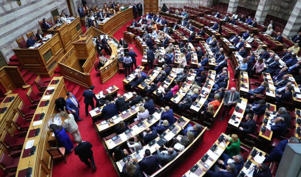 ΟΠΕΚΕΠΕ: Απορρίφθηκαν στη Βουλή οι προτάσεις για σύσταση προανακριτικής κατά Λιβανού και Αραμπατζή
