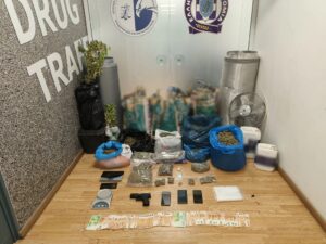Εντοπίστηκε εργαστήριο καλλιέργειας υδροπονικής κάνναβης – Διακινούσαν και κοκαΐνη (ΒΙΝΤΕΟ)