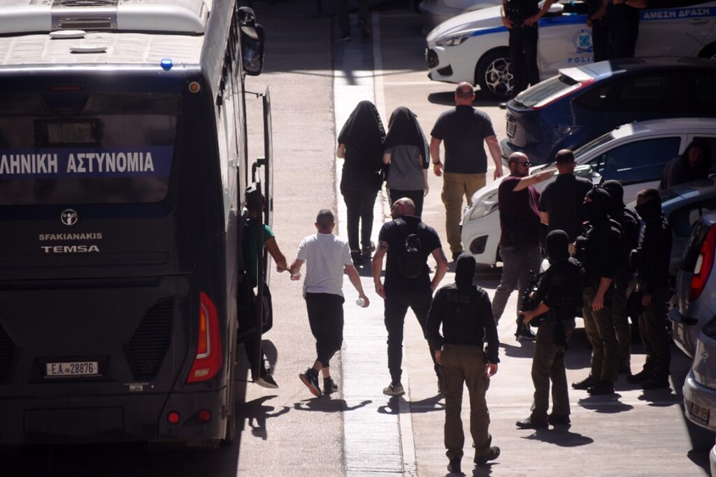 Απολογούνται από το πρωί 17 συλληφθέντες από τη Βόρεια Ελλάδα για το σκάνδαλο ΟΠΕΚΕΠΕ