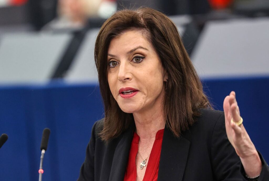 Ποινή φυλάκισης 20 μηνών με τριετή αναστολή στην Ασημακοπούλου για τη διαρροή των mail