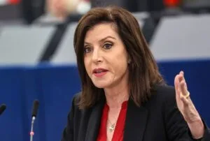 Ποινή φυλάκισης 20 μηνών με τριετή αναστολή στην Ασημακοπούλου για τη διαρροή των mail