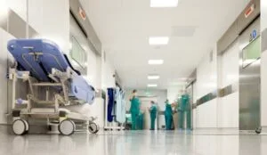 Τραγικό: Μετέφερε τη σύντροφό του στα επείγοντα και πέθανε ξαφνικά ο ίδιος