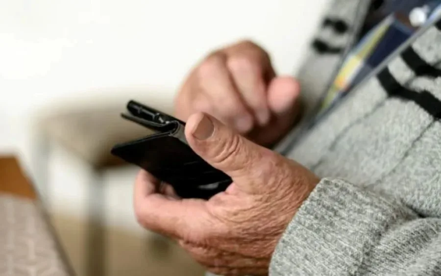 Αρπαξαν 5.000 ευρώ από ηλικιωμένο εξαπατώντας τον για δήθεν πρόστιμο από την εφορία