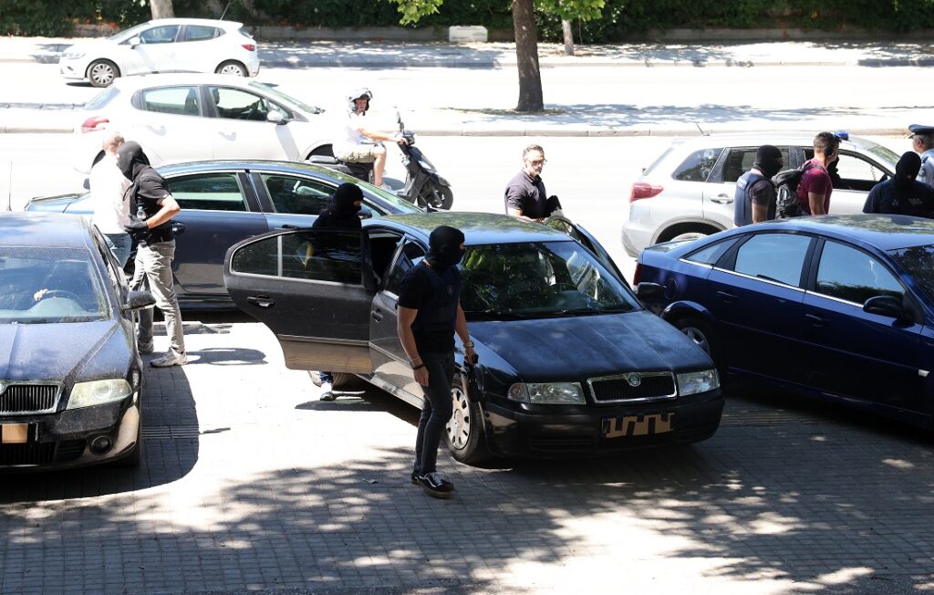 Θεσσαλονίκη: Επεισόδια στα δικαστήρια μετά την προφυλάκιση του 25χρονου