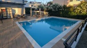 Αλλοδαπή δήλωνε άστεγη και έμενε σε βίλα 280 τ.μ. με πισίνα – Αποκάλυψη μεγάλου κυκλώματος φοροδιαφυγής