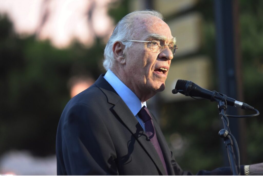 Πέθανε ο Βασίλης Λεβέντης