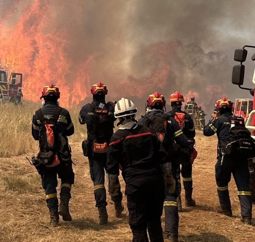 Ελληνες πυροσβέστες στα πύρινα μέτωπα της Νότιας Γαλλίας