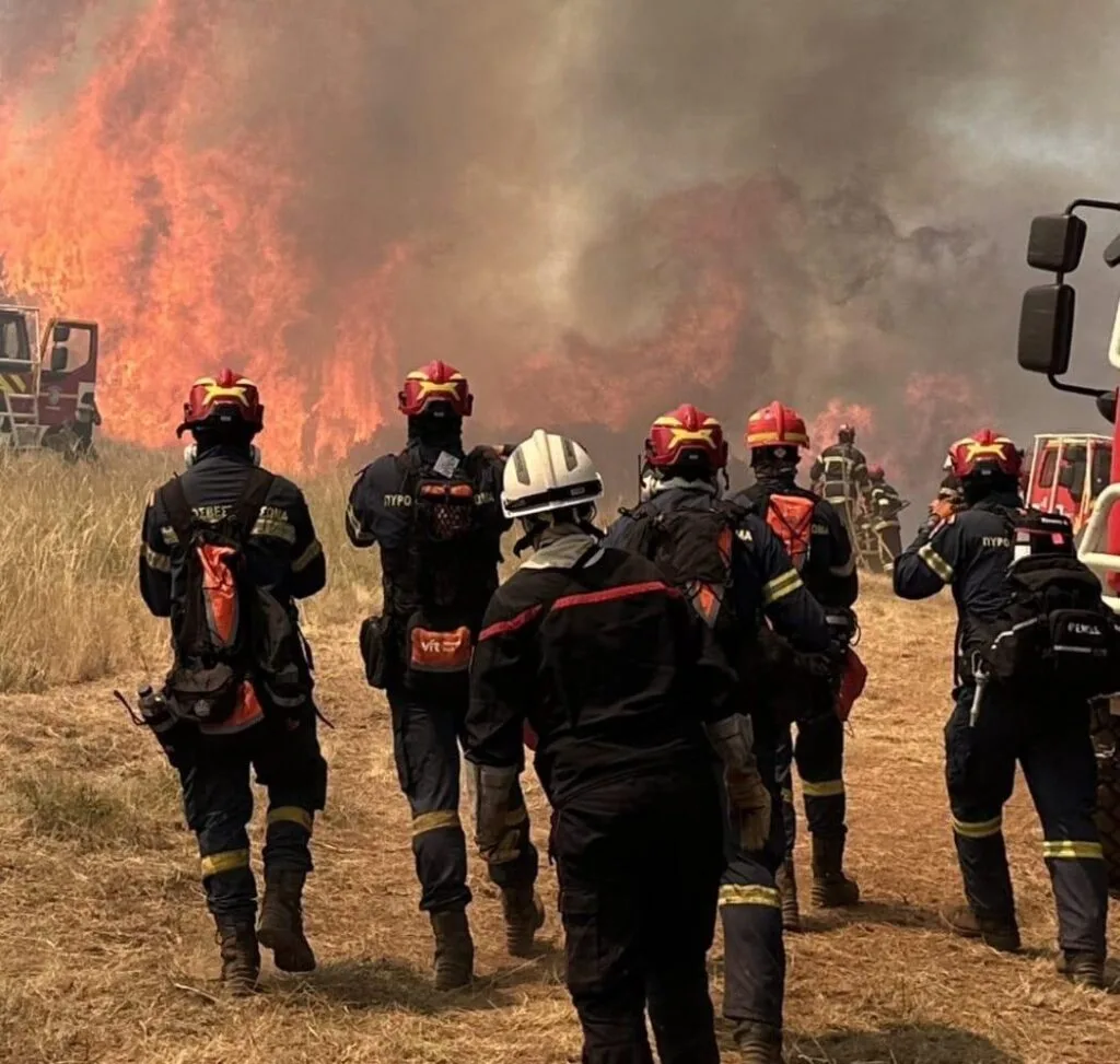 Ελληνες πυροσβέστες στα πύρινα μέτωπα της Νότιας Γαλλίας