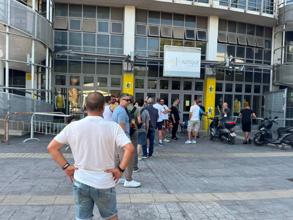 Άρης: «Ουρές» από τα ξημερώματα για διαρκείας και sold out σε 4 λεπτά!